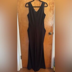 ✨Express Black V-Neck Jumpsuit. EUC, Size L